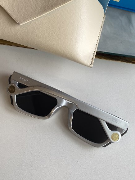 Fenty - Солнцезащитные очки K2_1804FE2