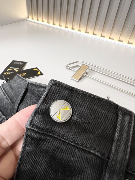 Fendi - Мужские штаны джинсы CF_0111FE4 Fendi - Мужские штаны джинсы CF_0111FE4