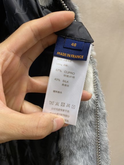 Louis Vuitton - Мужская куртка шуба DZ_0312LV1 Louis Vuitton - Мужская куртка шуба DZ_0312LV1