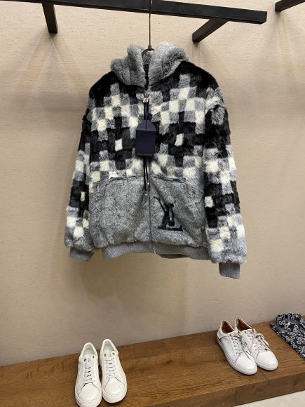 Louis Vuitton - Мужская куртка шуба DZ_0312LV1 Louis Vuitton - Мужская куртка шуба DZ_0312LV1