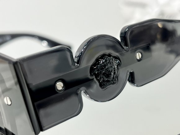 Versace Солнцезащитные очки BO_0702VE1 Versace Солнцезащитные очки BO_0702VE1