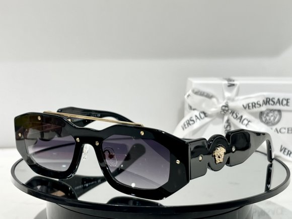 Versace Солнцезащитные очки BO_0702VE1 Versace Солнцезащитные очки BO_0702VE1