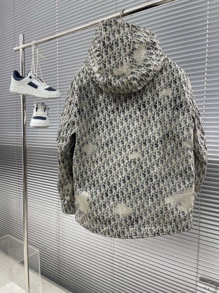 Dior - Мужская джинсовая куртка пуховик DZ_2012DI10 Dior - Мужская джинсовая куртка пуховик DZ_2012DI10