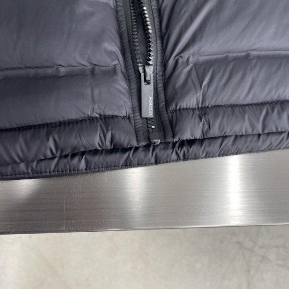 Moncler - Мужская куртка ветровка кофта TJ_0511MO4 Moncler - Мужская куртка ветровка кофта TJ_0511MO4