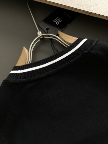Givenchy - Мужская футболка майка DZ_1202GI6