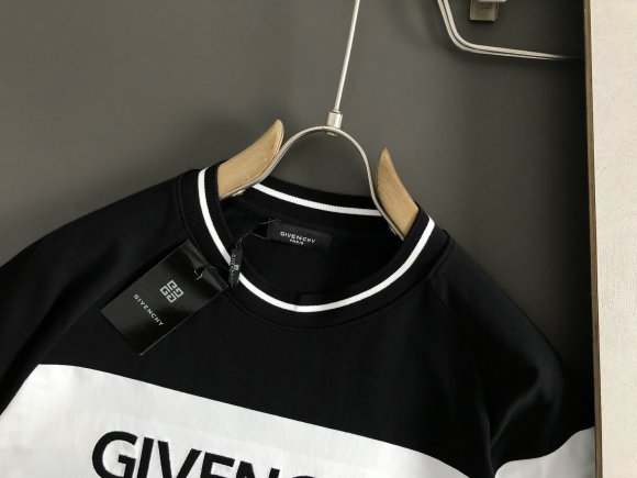 Givenchy - Мужская футболка майка DZ_1202GI6