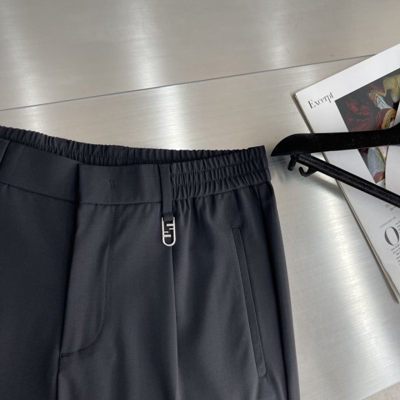 Fendi - Мужские повседневные штаны брюки TJ_1508FE11 Fendi - Мужские повседневные штаны брюки TJ_1508FE11