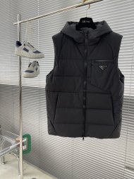 Prada - Мужской жилет пуховик TJ_0511PR5