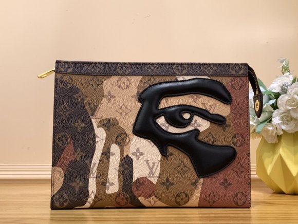 Louis Vuitton Pochette Voyage - Сумка клатч CN_0111LV1 Louis Vuitton Pochette Voyage - Сумка клатч CN_0111LV1