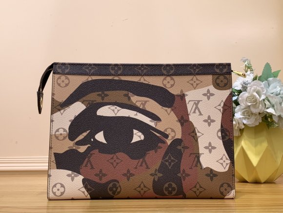 Louis Vuitton Pochette Voyage - Сумка клатч CN_0111LV1 Louis Vuitton Pochette Voyage - Сумка клатч CN_0111LV1