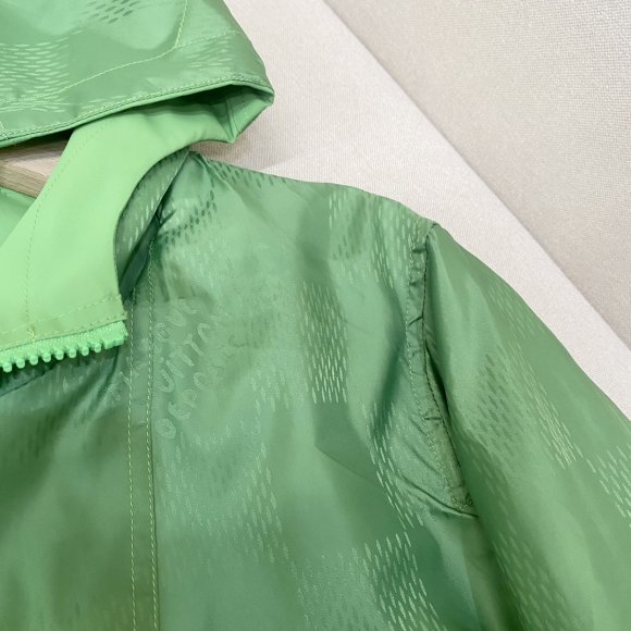 Louis Vuitton - Мужская двухсторонняя куртка ветровка DZ_2107LV1 Louis Vuitton - Мужская двухсторонняя куртка ветровка DZ_2107LV1