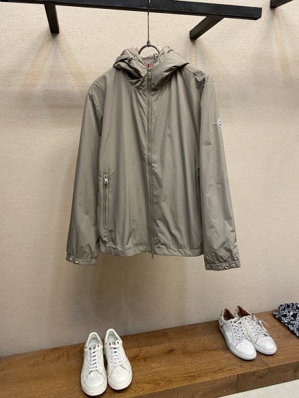 Moncler - Мужская куртка парка DZ_2409MO4