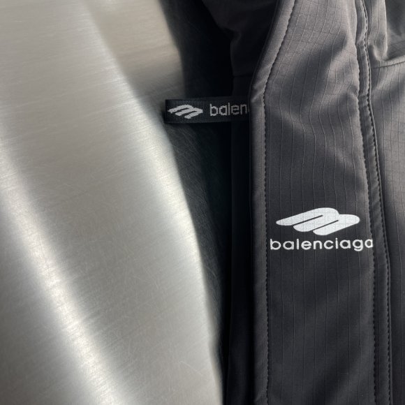 Balenciaga - Мужская демисезонная куртка TJ_2310BA4 Balenciaga - Мужская демисезонная куртка TJ_2310BA4