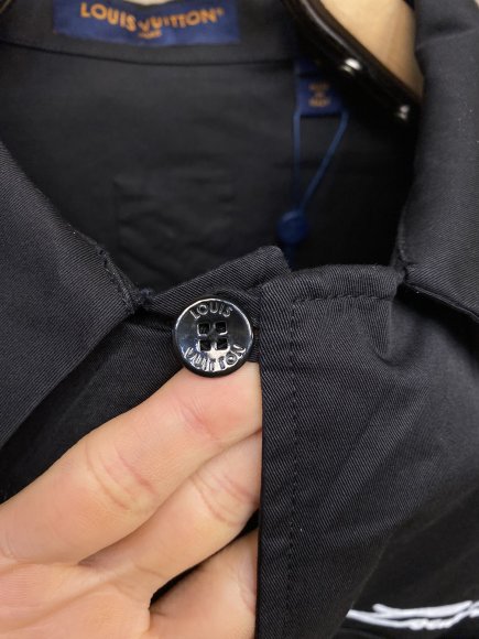 Louis Vuitton - Мужская рубашка DZ_2203LV6