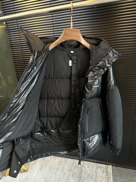 Burberry - Мужская куртка пуховик DZ-2411BU9 Burberry - Мужская куртка пуховик DZ-2411BU9