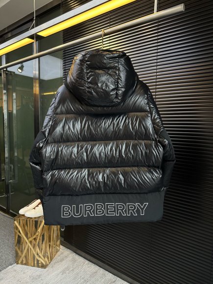 Burberry - Мужская куртка пуховик DZ-2411BU9 Burberry - Мужская куртка пуховик DZ-2411BU9