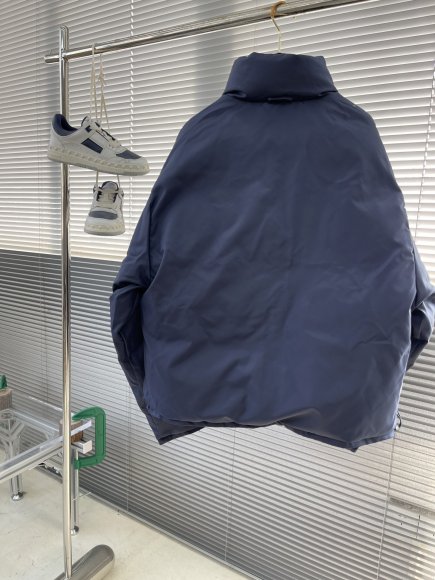 Balenciaga - Мужская двусторонняя куртка пуховик TJ_0511BA10 Balenciaga - Мужская двусторонняя куртка пуховик TJ_0511BA10