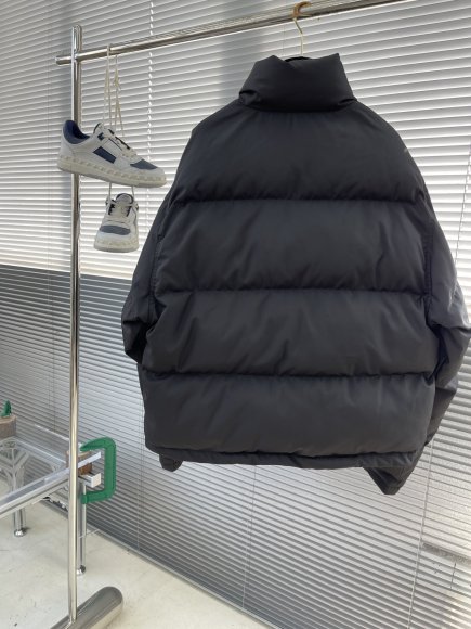 Balenciaga - Мужская двусторонняя куртка пуховик TJ_0511BA10 Balenciaga - Мужская двусторонняя куртка пуховик TJ_0511BA10