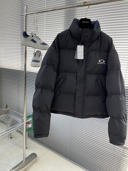 Balenciaga - Мужская двусторонняя куртка пуховик TJ_0511BA10 Balenciaga - Мужская двусторонняя куртка пуховик TJ_0511BA10