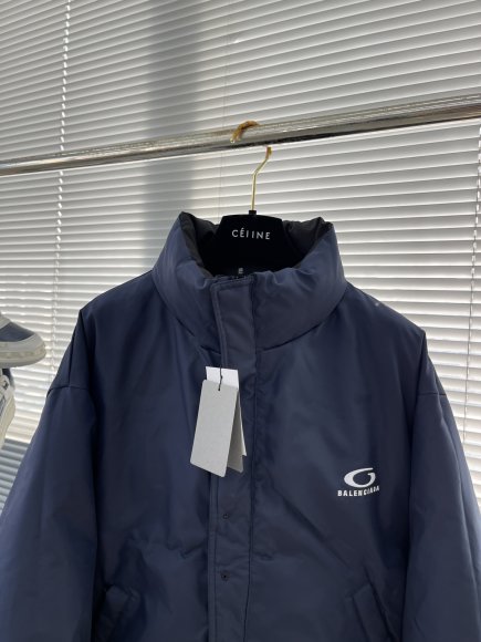 Balenciaga - Мужская двусторонняя куртка пуховик TJ_0511BA10 Balenciaga - Мужская двусторонняя куртка пуховик TJ_0511BA10