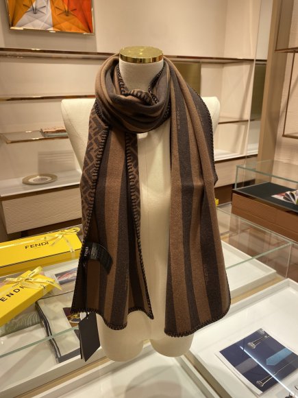 Fendi Шерстяной шарф JX_0111FE11 Fendi Шерстяной шарф JX_0111FE11