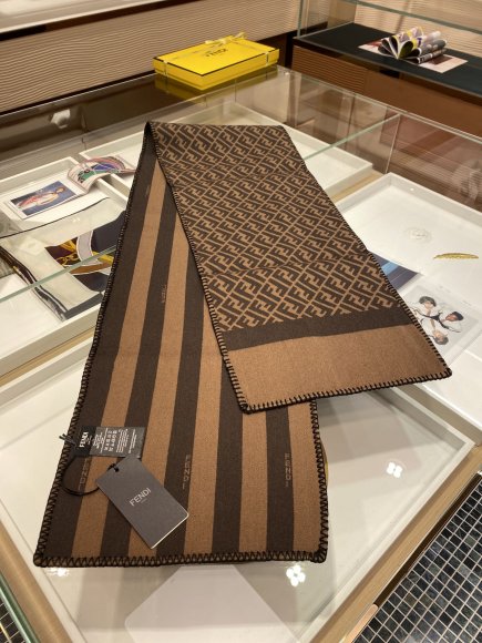 Fendi Шерстяной шарф JX_0111FE11 Fendi Шерстяной шарф JX_0111FE11