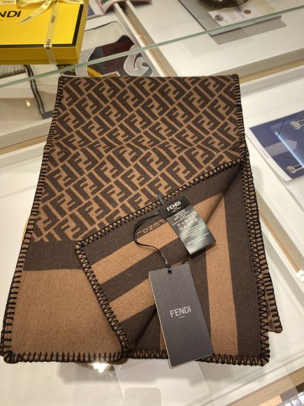 Fendi Шерстяной шарф JX_0111FE11 Fendi Шерстяной шарф JX_0111FE11