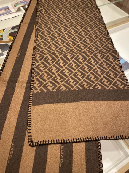Fendi Шерстяной шарф JX_0111FE11 Fendi Шерстяной шарф JX_0111FE11