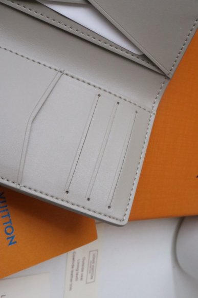 Louis Vuitton Держатель для карт CN_1802LV6