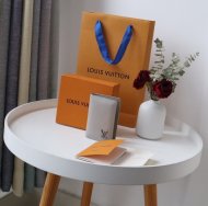 Louis Vuitton Держатель для карт CN_1802LV6 Louis Vuitton Держатель для карт CN_1802LV6