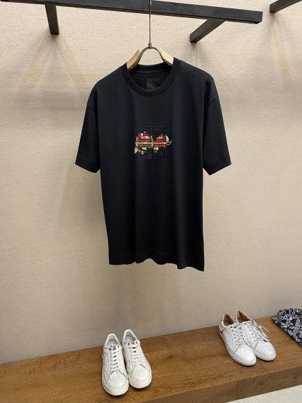 Givenchy - Женская футболка майка DZ_2107GI4 Givenchy - Женская футболка майка DZ_2107GI4