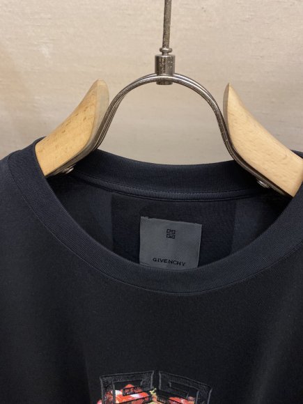 Givenchy - Женская футболка майка DZ_2107GI4 Givenchy - Женская футболка майка DZ_2107GI4