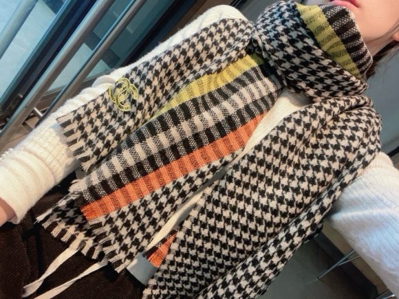 Chanel - Кашемировый шарф JX_0710CH4 Chanel - Кашемировый шарф JX_0710CH4