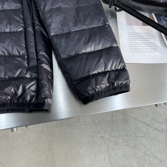 Stone Island - Мужская куртка пуховик TJ_2310SI7 Stone Island - Мужская куртка пуховик TJ_2310SI7