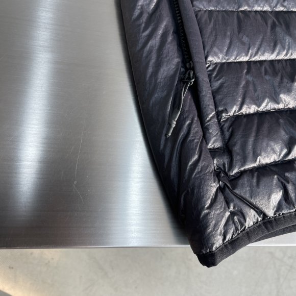 Stone Island - Мужская куртка пуховик TJ_2310SI7 Stone Island - Мужская куртка пуховик TJ_2310SI7