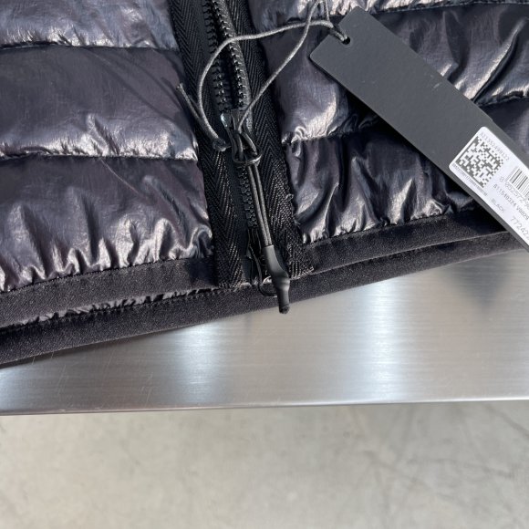 Stone Island - Мужская куртка пуховик TJ_2310SI7 Stone Island - Мужская куртка пуховик TJ_2310SI7