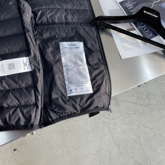 Stone Island - Мужская куртка пуховик TJ_2310SI7 Stone Island - Мужская куртка пуховик TJ_2310SI7