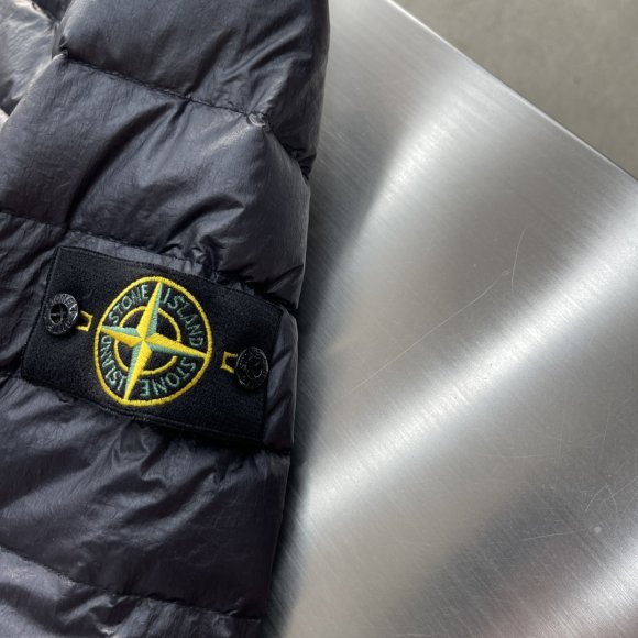 Stone Island - Мужская куртка пуховик TJ_2310SI7 Stone Island - Мужская куртка пуховик TJ_2310SI7