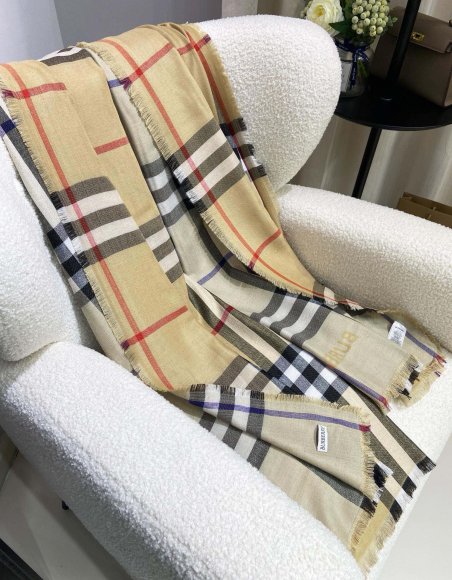Burberry - Шерстяной шарф платок JX_0710BU5