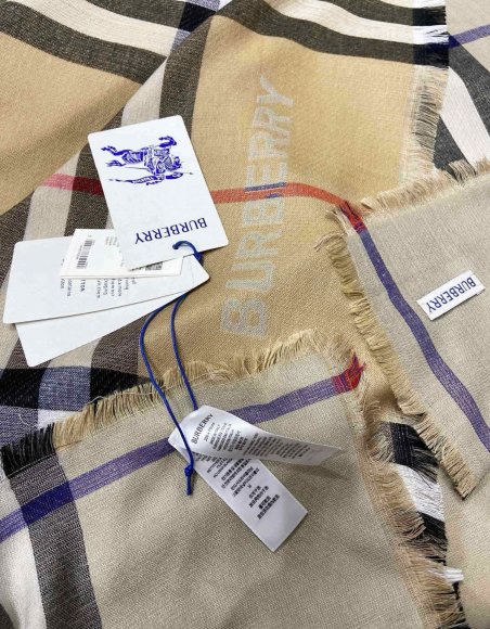 Burberry - Шерстяной шарф платок JX_0710BU5