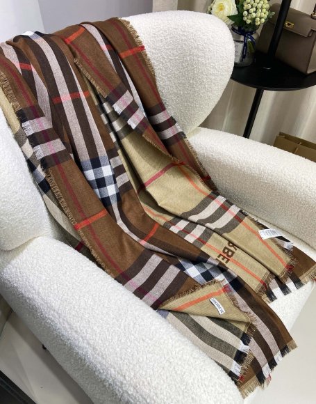 Burberry - Шерстяной шарф платок JX_0710BU5