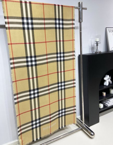 Burberry - Шерстяной шарф платок JX_0710BU5