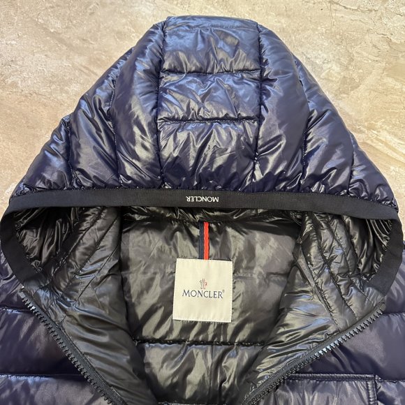 Moncler - Мужской жилет пуховик MI_1911MO11