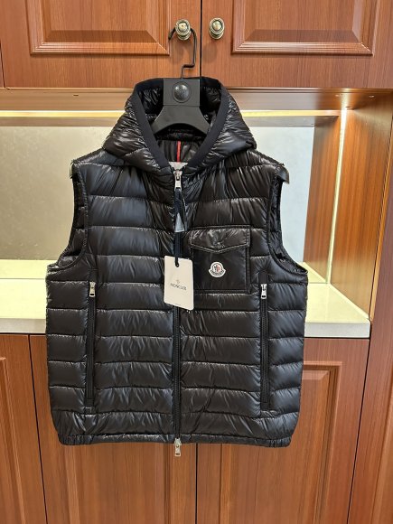 Moncler - Мужской жилет пуховик MI_1911MO11