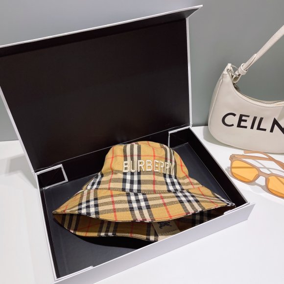 Burberry - Панама AO_2404BU8 Burberry - Панама AO_2404BU8