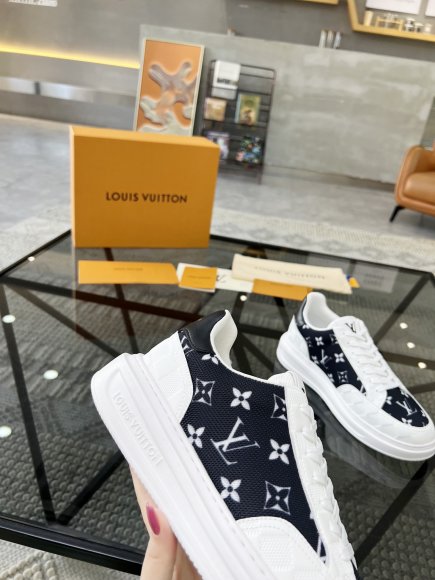 Louis Vuitton - Мужские кроссовки RU_1706LV3