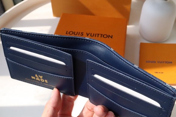 Louis Vuitton Кошелек CN_1802LV8 Louis Vuitton Кошелек CN_1802LV8