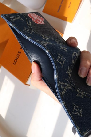 Louis Vuitton Кошелек CN_1802LV8 Louis Vuitton Кошелек CN_1802LV8