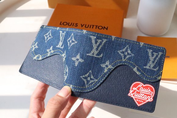 Louis Vuitton Кошелек CN_1802LV8 Louis Vuitton Кошелек CN_1802LV8