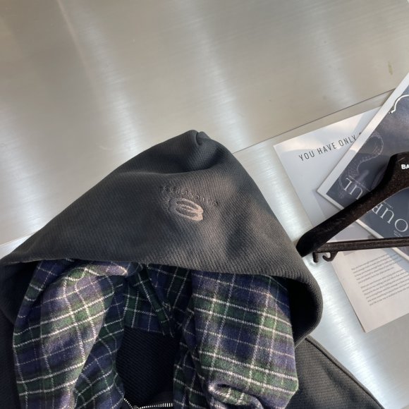 Balenciaga - Мужская кофта толстовка с шарфом TJ_2310BA9 Balenciaga - Мужская кофта толстовка с шарфом TJ_2310BA9